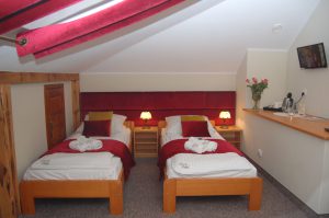 czerwone łóżka widok-21