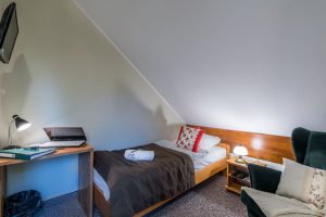 łóżko-pokój-mały-1